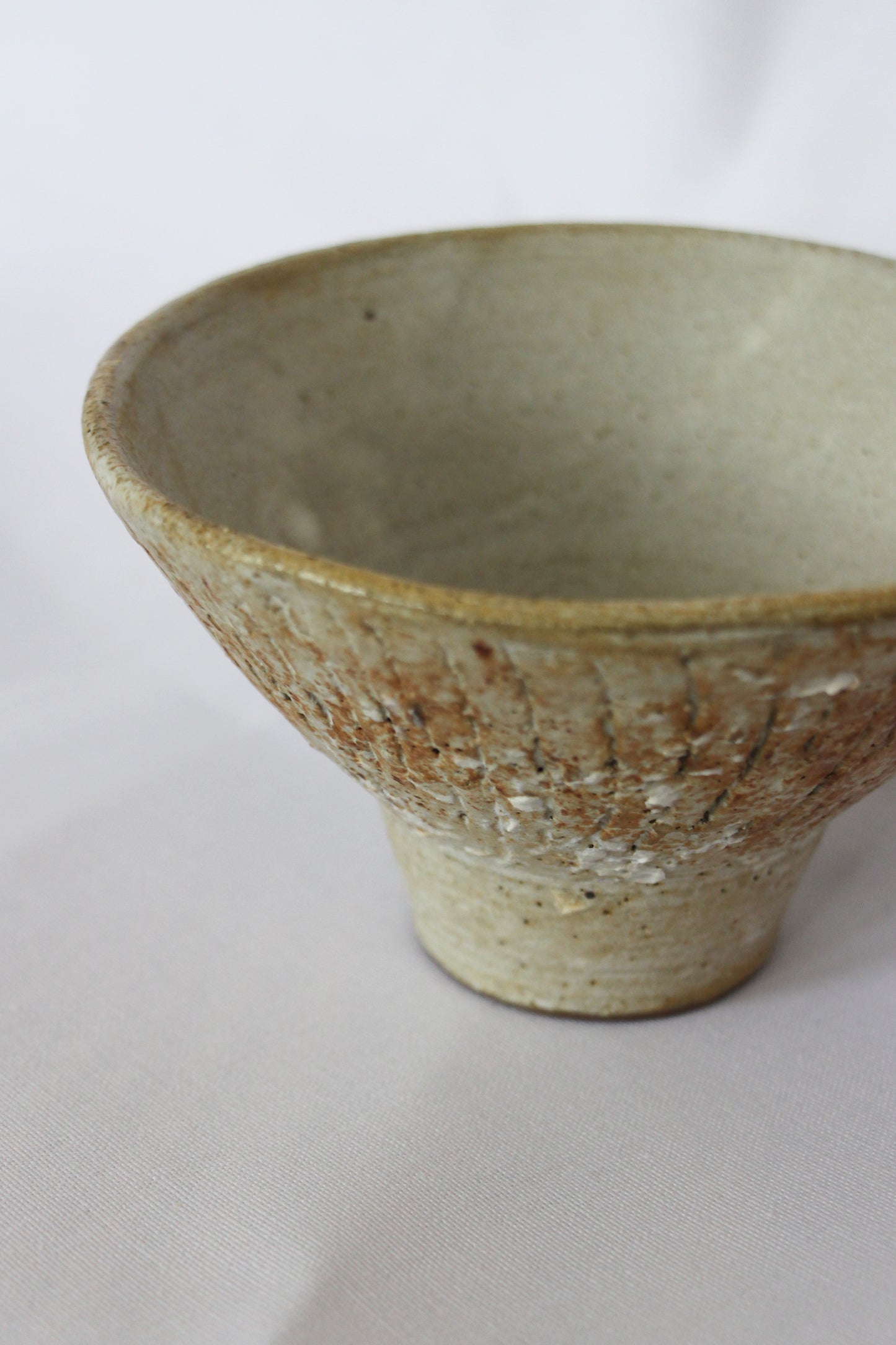 M0026 white bowl